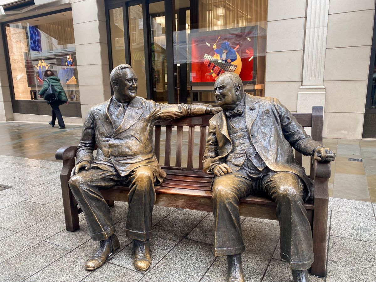 churchill and roosevelt statue in London