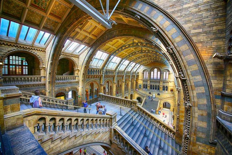 Top 10 Pretty Places in London to visit in 2023: cute, picturesque