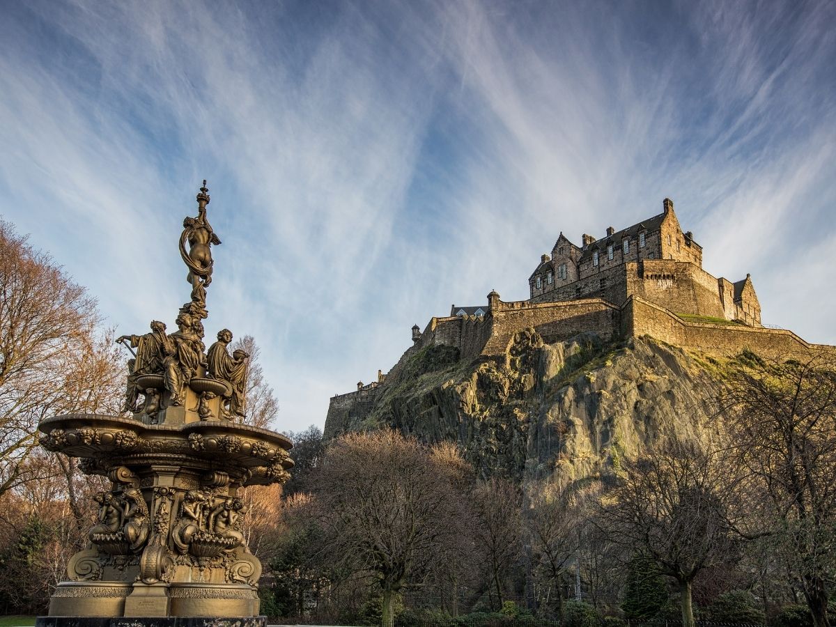 hotels overlooking edinburgh castle